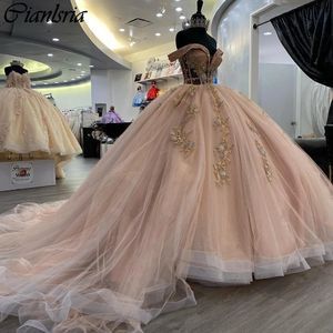 Rose Gold Illusion från axeln quinceanera klänningar bollklänning sequined applikationer pärlor kristallkorsett vestidos de 15 anos