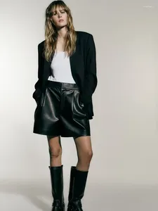 Kadın Şortları 2024 Sonbahar ve Kış Siyah Bot Pantolonları Küçük Pileler Moda Moda Pu Faux Deri Gevşek Geniş Bacak