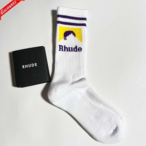 Rhude Mens Socks Womens Nowe litery Pure Cotton European American Street Trend Sport Sport Casual Jogging Basketball Socks Wysokiej jakości oddychające dzianinowe skarpetki W CL65