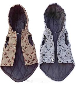 Abbigliamento classico Designer Dog Lettering Modello Abbigliamento per cani Antivento Animali domestici Giacca invernale Gilet caldo per cuccioli Felpa con cappuccio per animali domestici per il freddo wi3959514