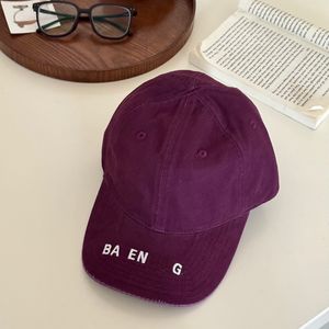 Cap Designer Cap Luxury Designer Hat Brim Mektupları İşlemeli Beyzbol Kapağı Şık ve çok yönlü Beş Renkli Erkek ve Kadın Modelleri Çok İyi Görünüyor