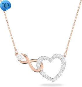 Colares e pulseiras da coleção de joias Infinity Heart em ouro rosa com acabamento em tom de ródio e cristais transparentes