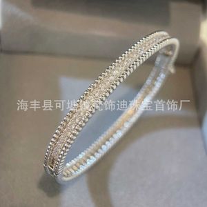 Designer Van cl-ap V Gold High Edition Classic Versatile Fanjia Narrow Single Row Diamond Bracelet Full of Sky Stars Pearl Edge One Female B4S6