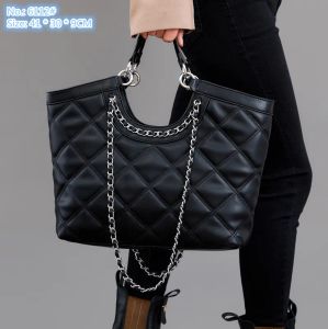 Wholesale factory ladies shoulder bag street personality large leather handbag simple hundred-lift sewing backpack classic rhombus fashion handbags 6112