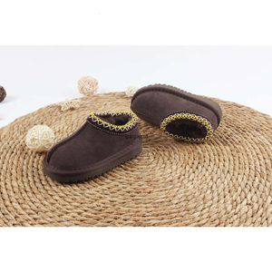 طفل صغير تسمان الثاني Slippers Kids Tazz Baby Shoes Chesut Fur Slides Sheepes Sheerling Sheerling الكلاسيكية الفائقة الصغار الحذاء الشتاء الصوف 24