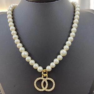 14 Style Designer Pearl Chain Diamond Pendant Halsband Ny produkt Eleganta pärlhalsband Wild Fashion Woman Necklace Exquisite J277X