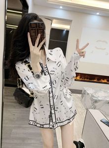 2024 Shirts Famous Extravagant Brand Embroidery Womens Blouses Two C 23 Fashion Designer Striped Slim Business Office Ladies Button 9912ess