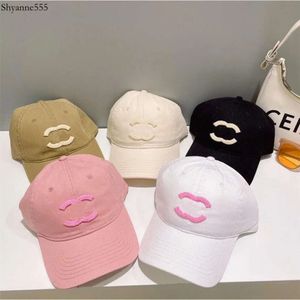 Marca de designer gorro feminino outono e inverno pequena fragrância estilo nova moda quente all-match ce carta chapéu de malha