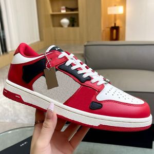 Coppia di scarpe in osso di vendita calda Scarpe di marca di moda casual di alta strada Giuntura con testa di teschio stereoscopica laterale Sneaker da coppia con suola antiscivolo a forma di osso per donna