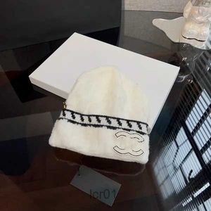 Chapéu de pescador de marca de canal de malha carta estrangeira senhoras e homens elegantes gorro branco vison hat9a7i