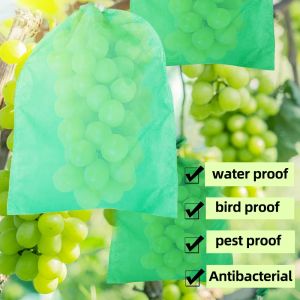 Täcker 100st Garden Fruit Protection Påsar druva Apple Nonwoven Tyg Andningsbar Antibird Pocket Pest Control