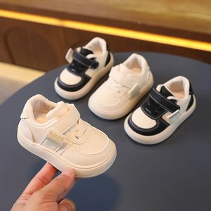 Barn Sneakers Kids Fashion Design Non-Slip Casual Shoes Toddler Outdoor Shoes Boys Girls Hook Bital Flats 240227