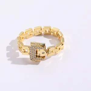 Band Rings Cluster Rings 2024 Fashion Women Elegant Geometric Zircon Inlaid Chick Chain Finger Ring Sexy Party Watch Jewerly