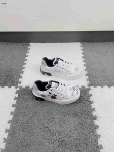 Marken-Kinderschuhe, farbenfrohe Baby-Sneaker mit Kronenmuster, Größe 26–35, inklusive Boxen, Schnür-Designer-Schuhe für Mädchen und Jungen, 24. Februar 2020