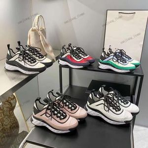 35-45 Sizes Unisex Quilted Ivory Sport Trail sneaker Shoes Women Men's Logo Runners Suede Calfskin Trainer Multicolor Interlocking Cap Toe Running Shoe Mixed Fibers