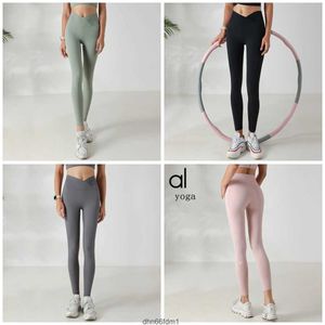 1U2024 yoga lu hizalanma Taytlar Kadın Şort Kısa Pantolon Elbise Yoga Spor Fitness Suit Kızlar Fitness Odası Zayıflama Tnfd