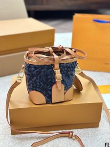 2024 Moda Tasarımcı Koussin PM Pamuk Denim Tasarımcı Çanta Klasik Çanta Kadın Crossbody Crossbody Bag Tote Bag Alışveriş Crossbody Çanta Omuz Çantası Çanta