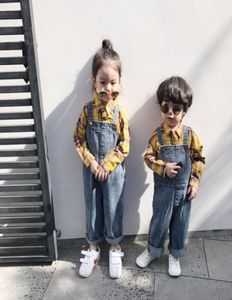 Jumpsuits Kids Clothes Children Suspender Pants Spring Autumnbaby Boys Girls Jeans Söta systrar och bröder 19 år Överaller6939037