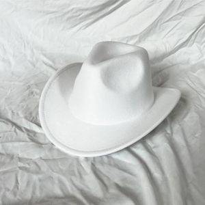 BERETS SOLID FÄRG Fedora Cap Wide Brim Sun Hat Women Men Western Cowboy Hats Trend Jazz Trilby Denim Personlig topp