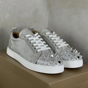 Spikes-Schuhe mit roter Gummisohle, flacher Spike-Sneaker, lässige Nieten, Tennis-Sneaker, Plattform-Stollen-Trainer für Männer und Frauen, Low-Top 36–45