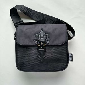 Trapstar Casual Postman Bag Black Oxford Crossbody Bag Bag Trendy Hip Hop Street Bag نفس الأسلوب