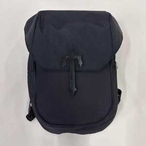 Trapstars meistverkaufter Black Label Rucksack mit schwarzen Knöpfen, Unisex-Rucksack, große Aufbewahrungstasche