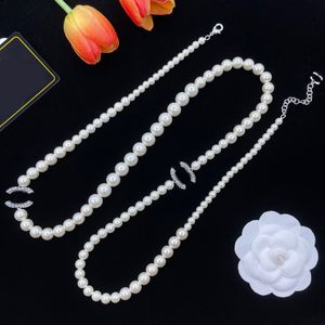 Tk03 High Quality Pearl Pendant Necklace Chain Fashion Women Silver Plated Copper Luxury Designer Double Letter Necklaces Choker Pendants Wedding Jewelry Lo