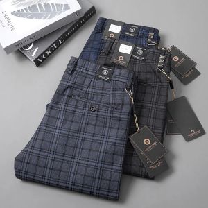 Pantaloni Pantaloni classici scozzesi da uomo Corea Abbigliamento Moda Casual Business Pantaloni eleganti da uomo Pantaloni slim a quadri 2023