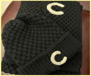 women knit Cashmere Scarf Beanie Sets Luxurys Designers Caps Hats Mens Women Fitted Hats Casquette brands scarfs2859987