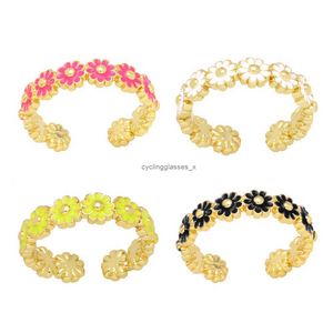 2024 Daisy enamel ring for womens new niche design oil dripping flower opening accessory rir37