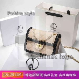 Projektant mody Hongkong itgdledy skórzana biała torba łańcuchowa nowa moda mała instrukcja zapachowa luksusowy minibag Kobieta wysoka wszechstronna mała kwadratowa torba ff6