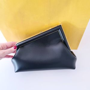 Luxurys men's Crossbody Clutch Bags Women's Genuine leather handbags purse lady shop the tote bags pochette men's fashion Shoulder bags Designer cosmetic evening bags