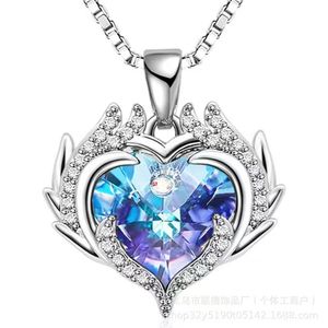 20st/Lot Europe och USA: s gränsöverskridande explosion Fashion Ocean Heart Color Imitation Crystal Pendant Titanium Steel Halsband Kvinnliga smycken Partihandel