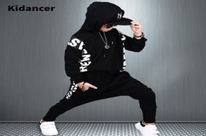 Marka Set Çocuk Takım Erkekler Sonbahar Kıyafet Takımları Moda Hip Hop 2 Parça Setleri Unisex Pamuk Siyah Parkour Boy Giyim Mektubu Baskıları Y2824297