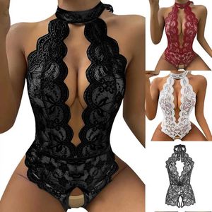 Sexiga pyjamas 2024 Nya sexiga kvinnor halter ärmlös uthålande spetsar babydoll snörning underkläder underkläder mantel teddy jumpsuits bodysuits mantel g240529 g240529