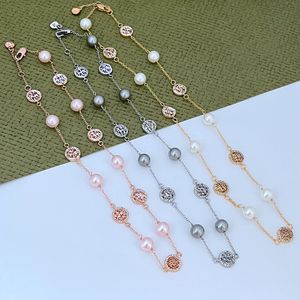 2024 nowe gorące luksusowe proste klasyczne designerskie naszyjniki choker dla kobiet marka Pearl Link łańcuch urok pusty litery wielorybów sailormoon chokers naszyjnik biżuteria