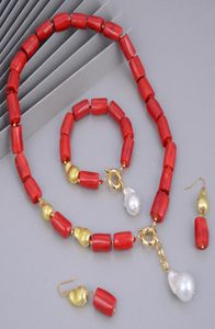 Guaiguai Jewelry 천연 흰색 바로크 진주 붉은 산호 골드 컬러 도금 브러시 구슬 목걸이 팔찌 귀걸이 세트 55092167