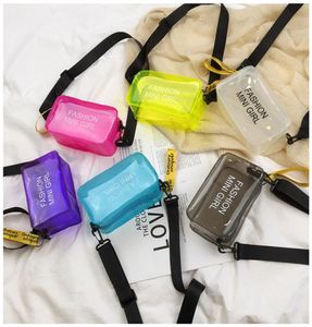 Transparent gelé axelväskor mode mini tjej bokstav crossbody väska pvc flickor totes messager väskor rese strandtelefonpåse purs9087468