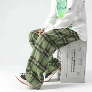 Luźne leniwe kratę aksamitne joggery spodnie Męskie streetwearne spodni Y2K moda swobodna elastyczna elastyczna elastyczna spodni 240527