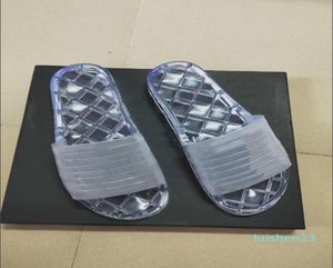 Designer Beach slippers Summer men women Cartoon Big Head Slippers Glue surface transparent crystal PVC luxury Bath Ladies slipper3870187