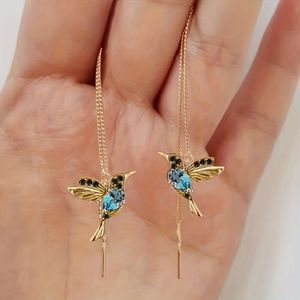 Sparkling Hummingbird Crystal örhängen Handgjorda med utsökt detalj - Glänsande delikat, perfekt mode -framåtgåva till henne