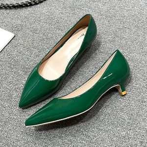 Mulheres Low Small High Heels Sapatos breves bombas de couro Japanned Big Size 41/42/43 Ladies Work Office Shoes Chaussures Femme 240601