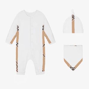 Modna marka Baby kombinezon wiosna nowa czyste bawełniane body dzieci trzyczęściowe zamykanie garnituru mody romper dla noworodka dla dzieci CSD2406011