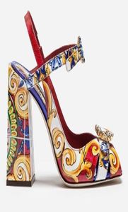 2019 дамы лампа патентная кожаная бриллиантовая красавица на высоких каблуках с пряжкой сандалия