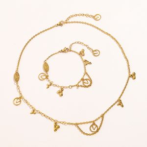 Lyxhalsband designer smycken set hänge halsband armband kedja 18k guld pläterad halsband länk kedja män kvinnor julklappar