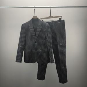 2024 Męskie garnitury Zachodnie odzież Projektant mężczyzn Mężczyźni klasyczny druk Autumn Luksusowy płaszcz o położeniu Slim Fit Lett Patchwork Dress Dress Suit PantsM00021