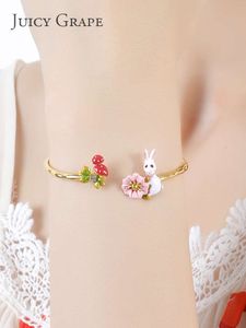 Nya designer Womens Armband Women's Instagram Trendy Emalj Färgad Little White Flower Opening Justerbar handgjorda söta kanin Prickning Snap -knapparmband