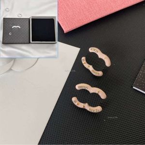 Örhängen designers klassiska örhängen premium 18k guld pläterad med rosa designad för fashionabla söta flickor högkvalitativa diamant inlagda örhängen med boxpremium A03