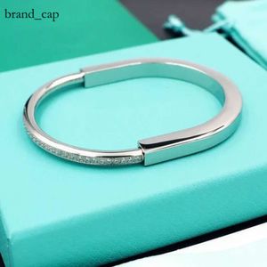 Fashion Tiffanyjewelry Bracelet Designer Tiffanyjewelry Women Lock Horseshoe Titanium Steel Half Luxury Diamond Bracelet Titanium Steel Rose Gold Bracelet 01d1