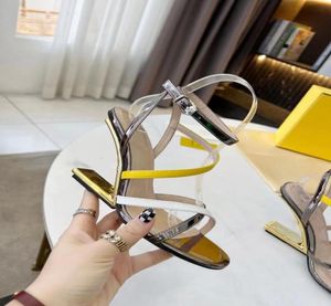 Fashion and Luxury Women039s Sandals High -Heeled Letter Design Design Metal Buckle Banquet Party Pote Women039S Scarpe Multi3239623